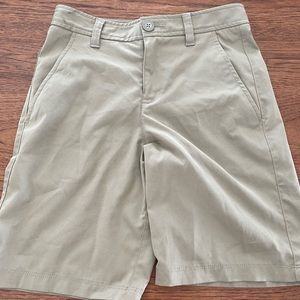 UA golf shorts boys size 12